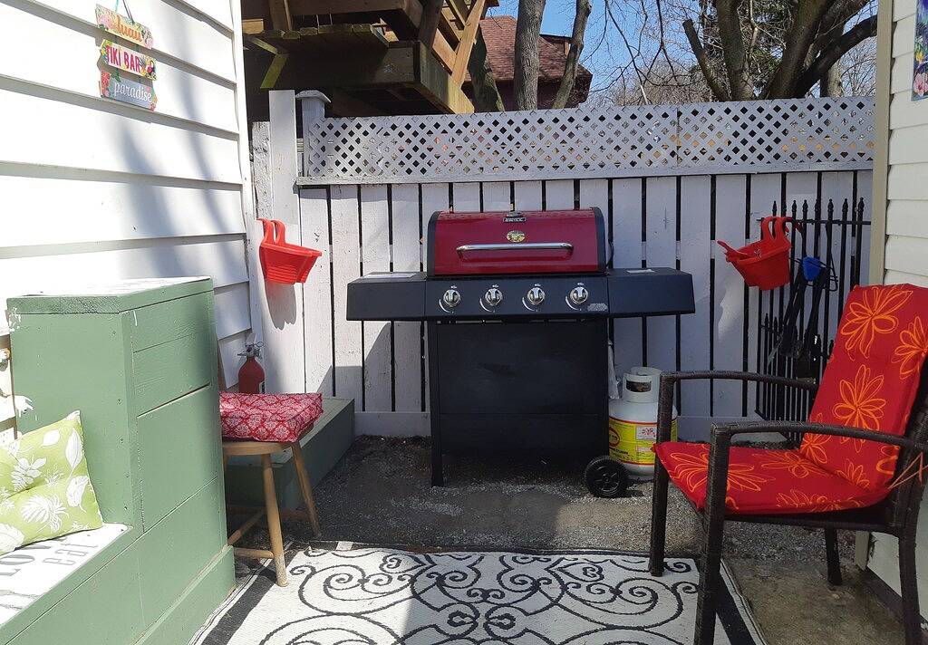 Der gesamte Bungalow von Niagara Falls ist nur wenige Minuten von all dem Abenteuer und Spaß entfernt in Niagara Falls, Niagara Fälle