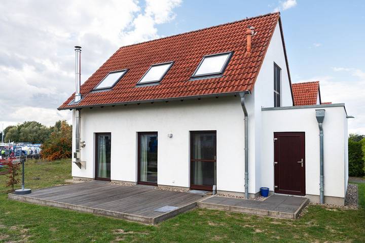 Ferienhaus für 8 Personen, mit Terrasse und Garten sowie Sauna in Rechlin
