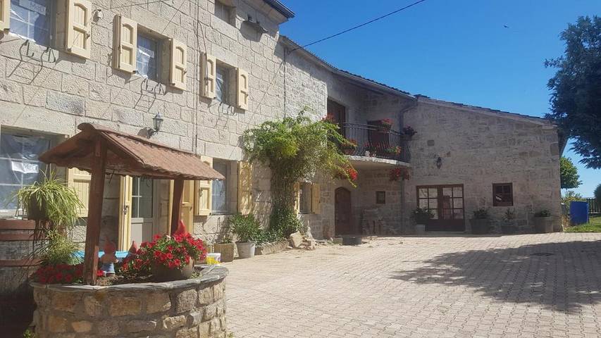 Location de vacances pour 6 personnes, avec jardin et vue, animaux acceptés à Lapte - 2