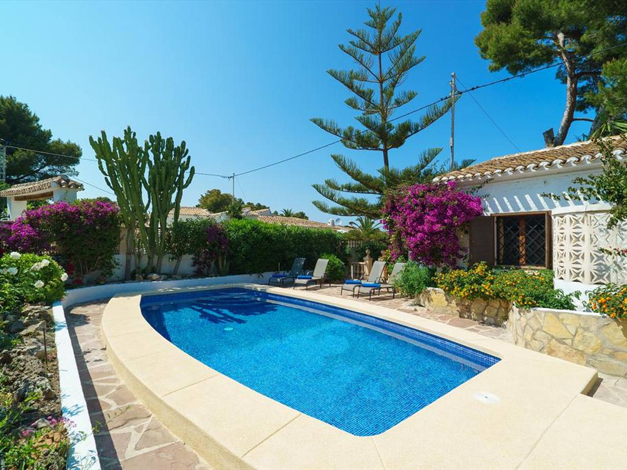 Romantic Villa in Javea with Private Pool, Ac, Near Beach and Tennis Court in Toscamar, Jávea