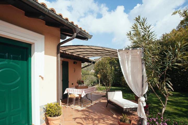 Chambre d’hôte pour 4 personnes, avec Terrasse et Jacuzzi ainsi que Jardin et Sauna