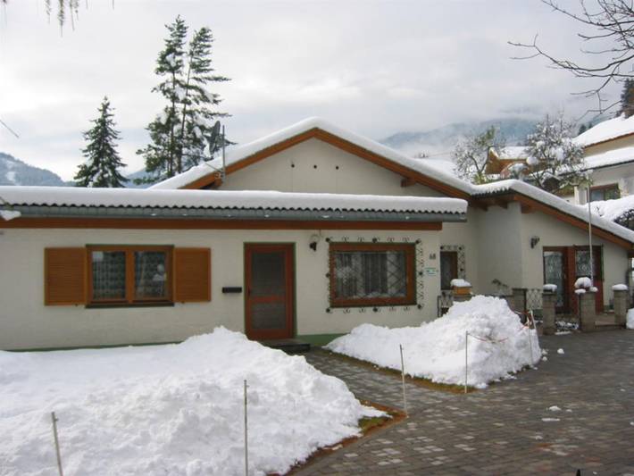 Ferienwohnung für 2 Personen, mit Garten und Terrasse, kinderfreundlich in Flattach