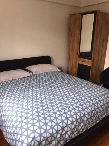 Appartement entier, One-Bedroom Apartment in Lisieux, Région de Lisieux