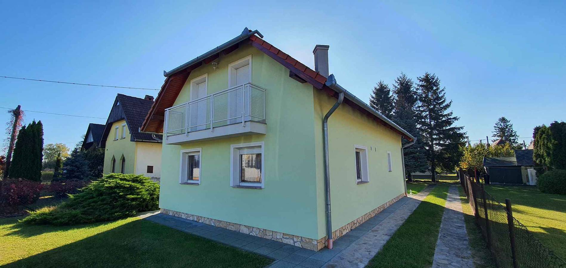 Maison de vacances avec belle terrasse in Balatonkeresztúr, Rive sud du lac Balaton