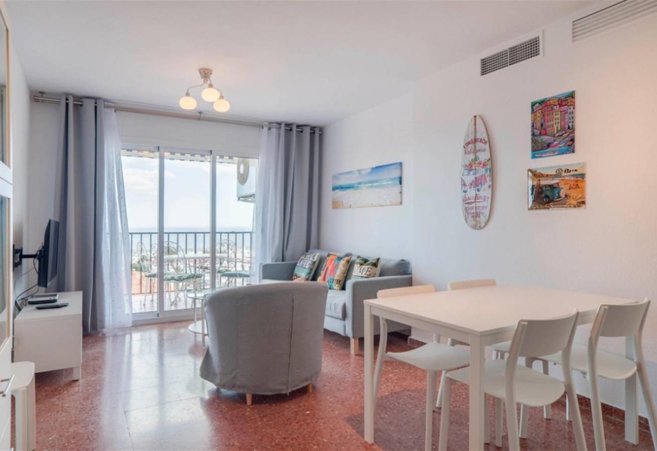 Appartement entier, Appartement de plage Los Porches 041 avec piscine partagée et Wi-Fi in Benalmádena Costa, Benalmádena