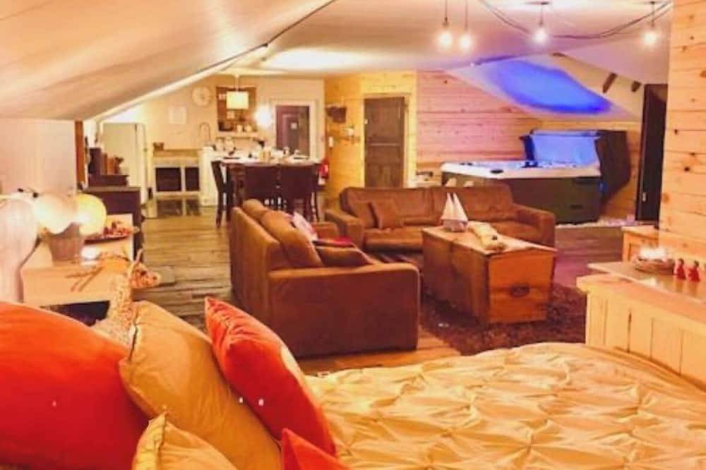 Geheel appartement, Loft with jacuzzi and infrared sauna in the Belgian Ardennes in Theux, Luik en omgeving