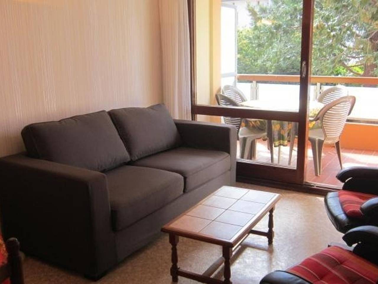 Apartamento entero, Descanso en Amélie-les-Bains: Apartamento F2 con Terraza, Wifi, y Parking in Amélie-les-Bains-Palalda, Región Céret