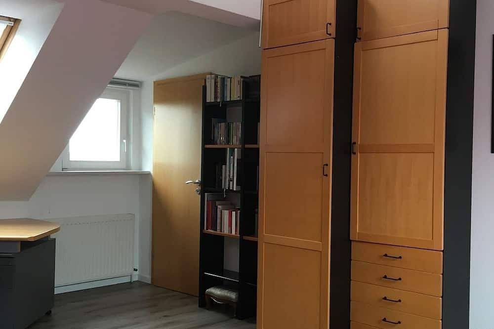 Ganze Wohnung, Fewo mit Balkon und eigenem Zugang in Karlsruhe, Nordschwarzwald