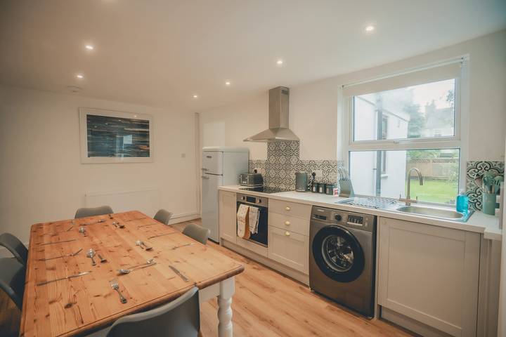 Modern 3Br Home with Stunning Garden | Banbury Stay in Banbury, Oxfordshire