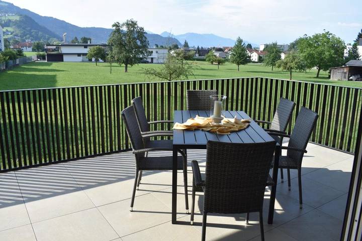 Ferienwohnung für 6 Personen, mit Terrasse und Ausblick in Lochau