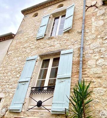 Gîte pour 3 personnes, avec terrasse et vue à Monflanquin