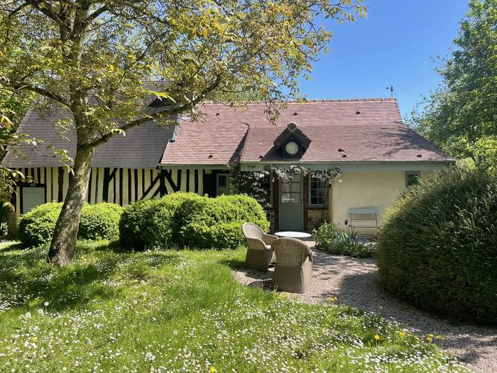 Gîte pour 2 personnes, avec jardin à Les Champeaux