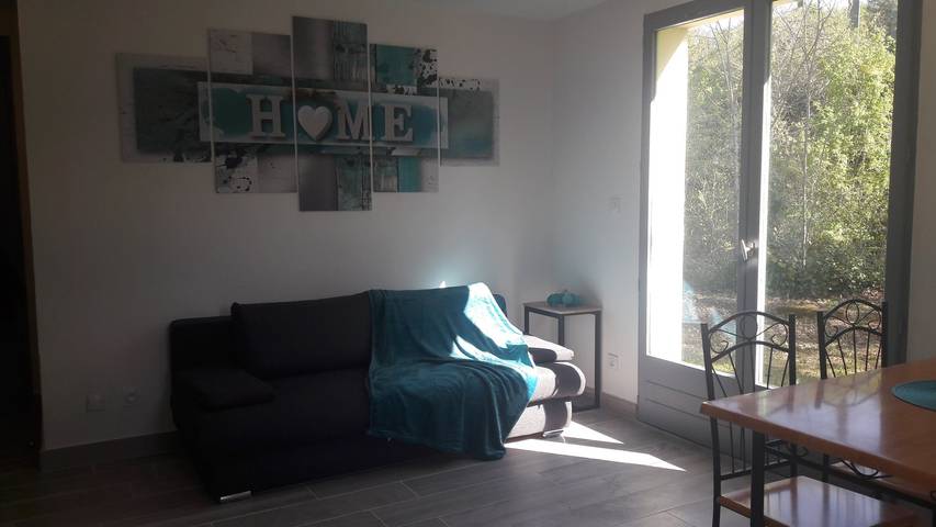 Gîte pour 4 personnes, avec terrasse ainsi que piscine et jardin à Carsac-Aillac - 4