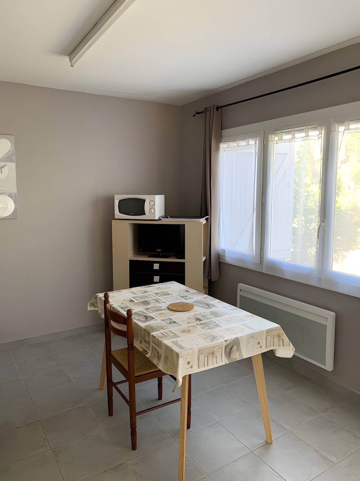 Studio entier, 'Les Pins - Domaine Des Landes' avec piscine partagée, terrasse privée couvertes et jardin partagé in Lesperon, Landes