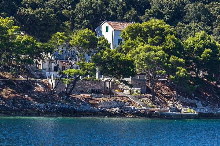 Gîte pour 2 personnes, avec terrasse dans Lastovo - 3