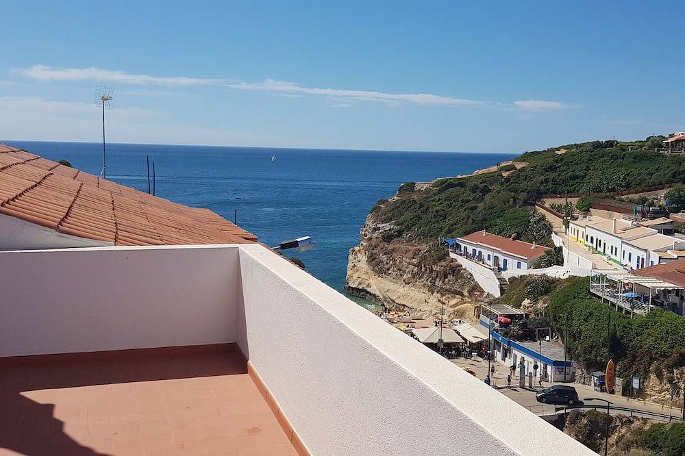 Beach house in Benagil, praia do Carvoeiro in Benagil, Faro Distrikt