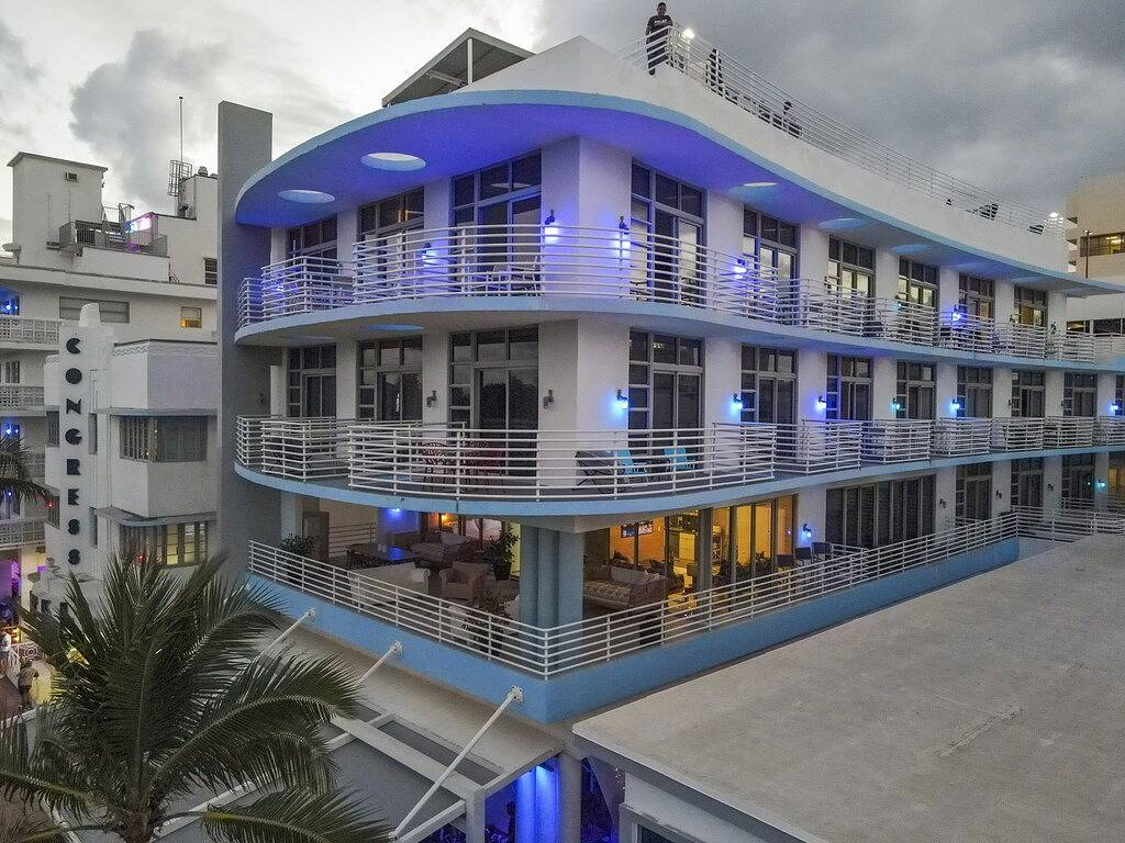 Ganze Wohnung, Boutique Suite with Ocean View and Rooftop Pool in South Beach, Miami Beach