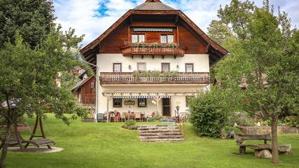 Hütte für 4 Personen, mit Seeblick und Balkon sowie Garten, kinderfreundlich am Millstätter See