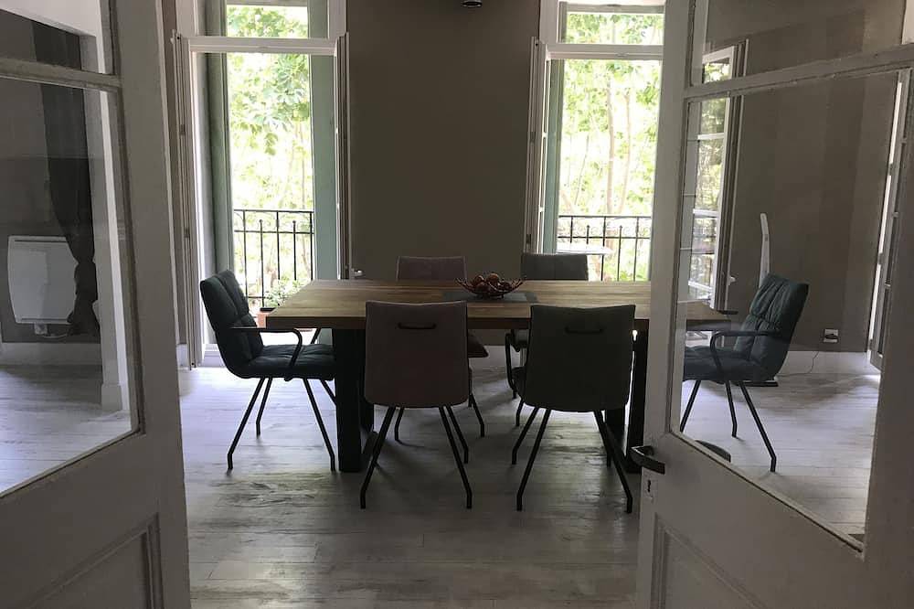 Ganze Wohnung, F3 Renoviert Klimatisiert Stadtzentrum Angelhafenansicht in La Côte Vermeille, Port-Vendres