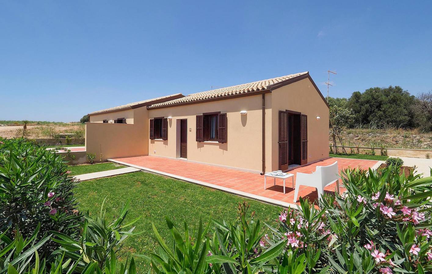 Appartement avec vue sur la mer, climatisation, parking et terrasse, à 1 km de la plage de Maganuco in Marina di Modica, Modica