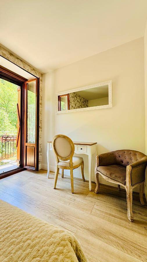 Hotel para 2 personas, con Balcón además de Jardín y Vistas en Yebra de Basa - 4