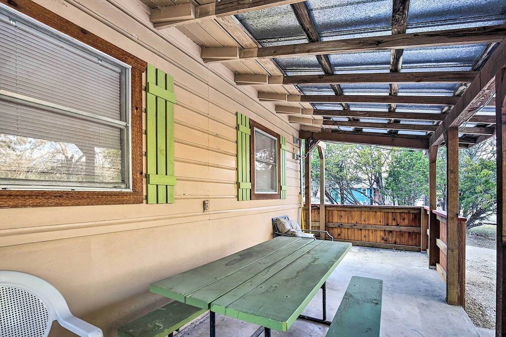 'Cabana Sol' Cabin: 4 Mi to Garner State Park in Uvalde County