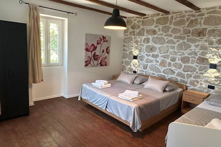 Villa für 6 Personen, mit Pool und Garten, mit Haustier in Banjol - 2