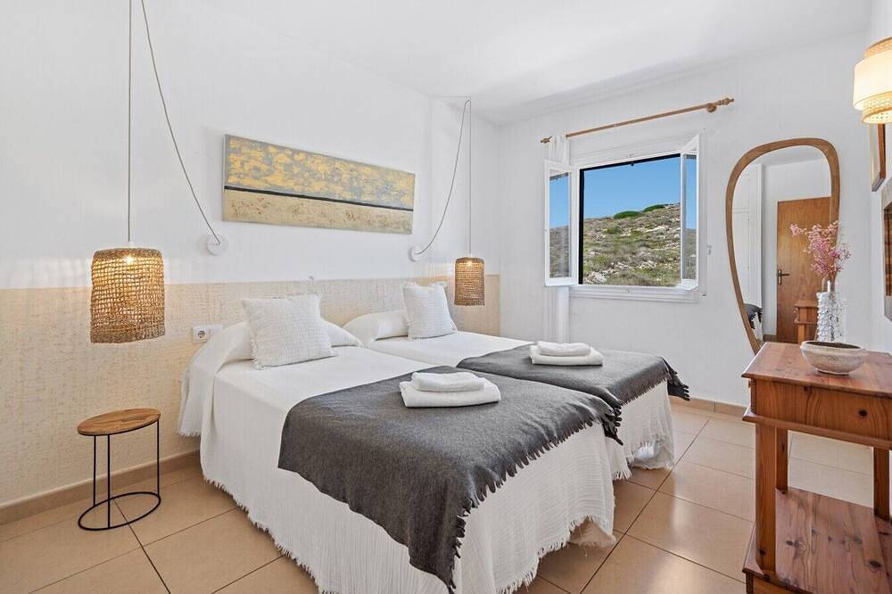 Apartamento entero, Tramontana - Your window to the Mediterrean in Fornells, Es Mercadal