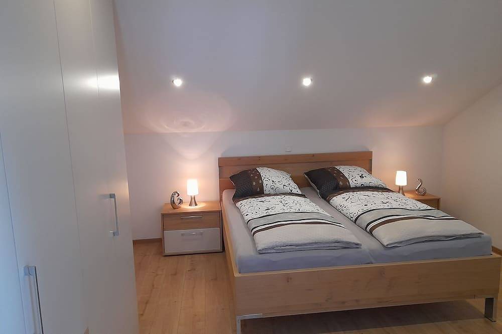 Ganze Wohnung, Großzügige und familienfreundliche Ferienwohnung (haustierfreundlich) in Ainring, Rupertiwinkel