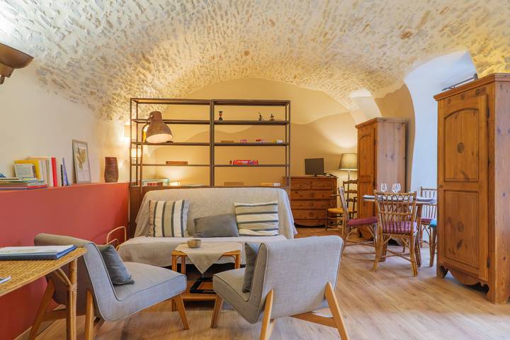 Gehele studio, Studio-appartement 'De Caractère Classé 3' met Wi-Fi in Les Vans, Parc naturel régional des Monts d'Ardèche