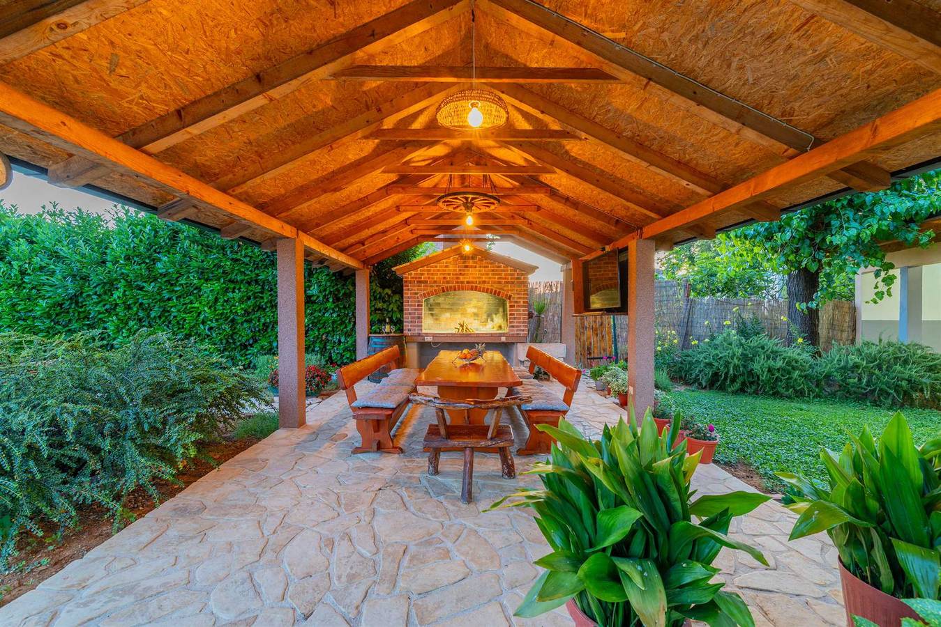 Villa Lavandis mit Whirlpool und 50 m² großem Pool in Imotski, Makarska Riviera