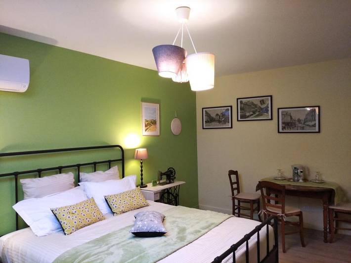 Chambre d’hôte pour 2 personnes, avec piscine et jardin, adapté aux familles dans Allier - 3