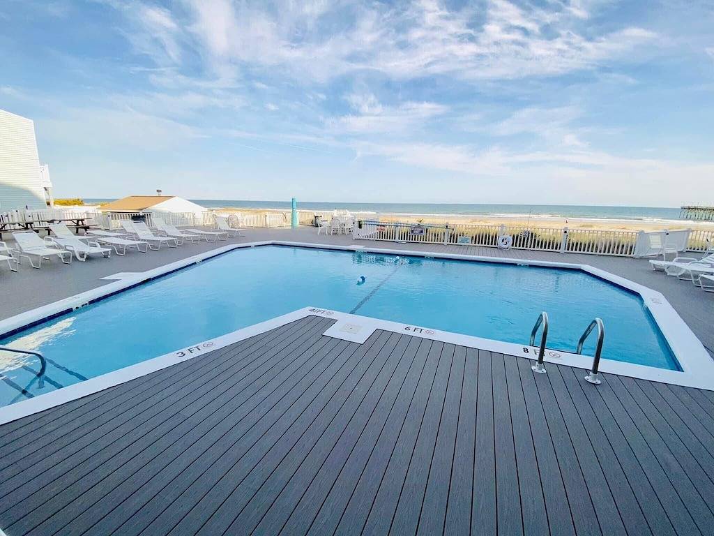 Ganze Wohnung, Charming Oceanfront 2Br Condo + Pool on Ocean Isle Beach, Nc in Ocean Isle Beach, Brunswick County