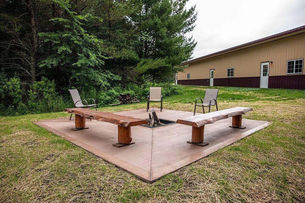 *The Famous Dells Rustic Shed-Brand New Game Room! in Adams County (WI)