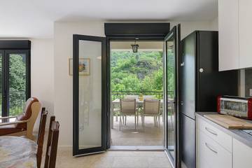 Location De Vacances pour 6 Personnes dans Vals-les-Bains, Parc naturel régional des Monts d'Ardèche, Photo 4
