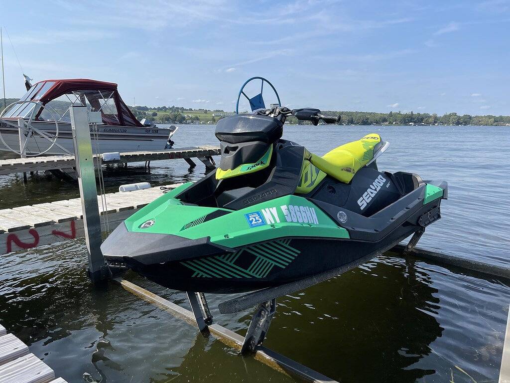 Lakefront Cottage with Stunning Views. Boat available to rent with cottage! in Wyoming County