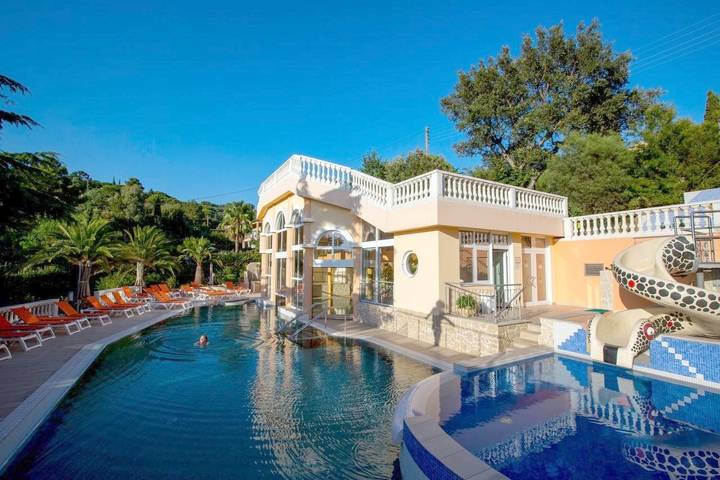 Appart’hôtel pour 4 personnes, avec piscine ainsi que sauna et jardin, animaux acceptés