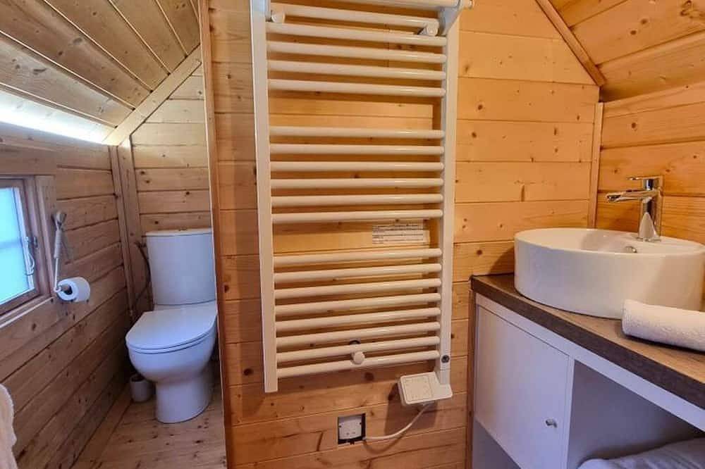 Cabane \"Canada\" avec Jacuzzi Privatif in Pradines (Loire), Région de Roanne