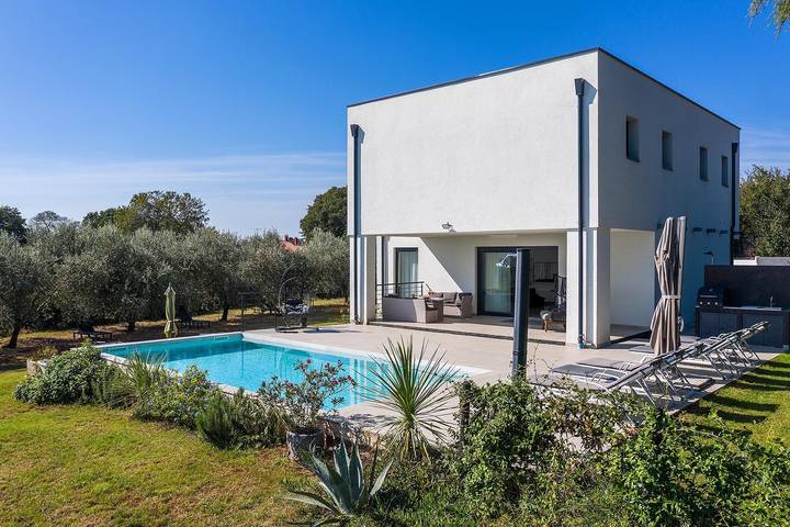 Villa per 6 persone, con giardino e piscina a Marzana (Istria)