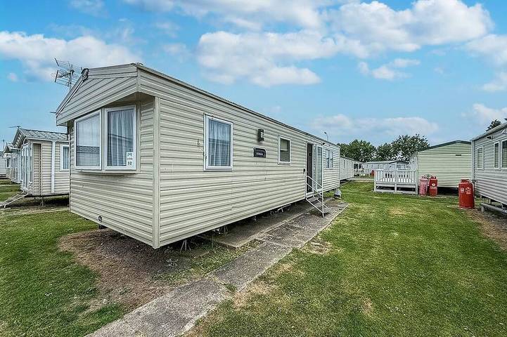 Glamping for 6 people in St Osyth