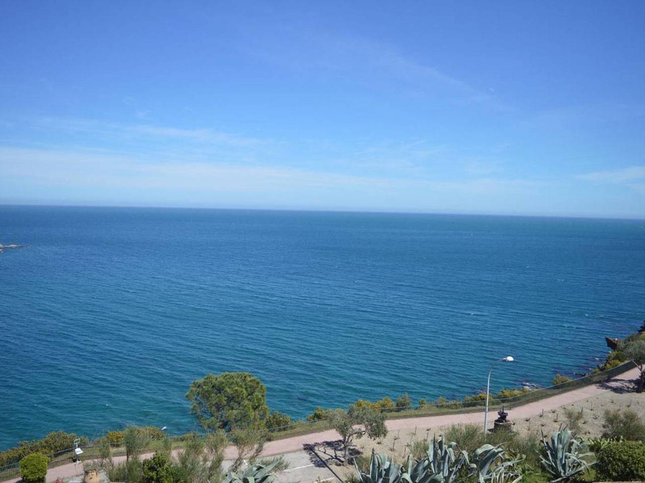 Apartamento entero, Luminoso apartamento de 2 habitaciones con vista al mar, parking y Wifi en Banyuls-sur-Mer in La Côte Vermeille, Banyuls-sur-Mer