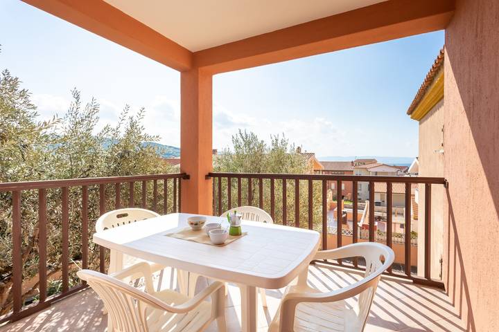 Appartamento per 6 persone, con Balcone a Isola Rossa