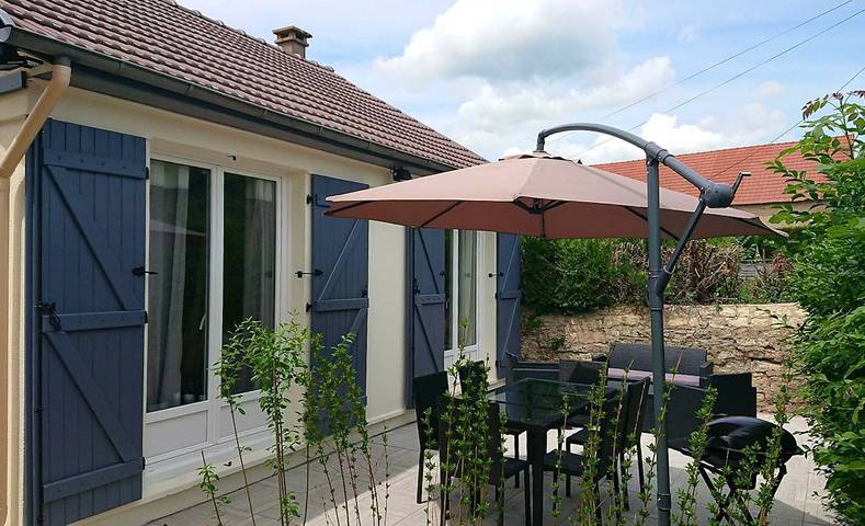 Gîte pour 4 personnes, avec jardin dans Bazolles