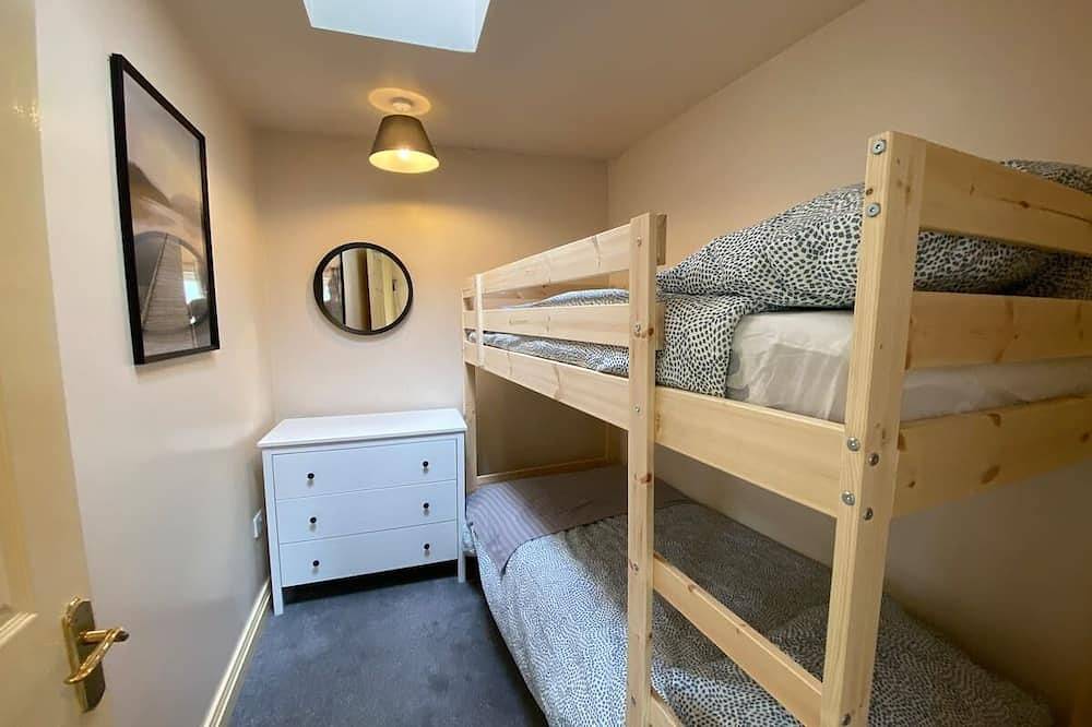 Flamborough Rock House & Cottage - village centre location in Flamborough, East Riding of Yorkshire