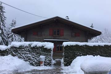 Maison de campagne pour 10 personnes, avec terrasse et jardin, animaux acceptés à Bois-d'Amont