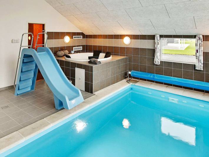 Ferienhaus für 12 Personen, mit Terrasse und Pool, kinderfreundlich in Olpenitz - 2