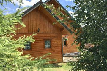Chalet pour 10 personnes, avec jardin, animaux acceptés à Murat-le-Quaire