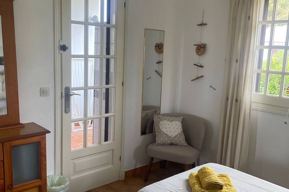 Entire apartment, 2 Bedroom Apartment , Son Bou in San Jaime Mediterráneo, Alaior Municipality