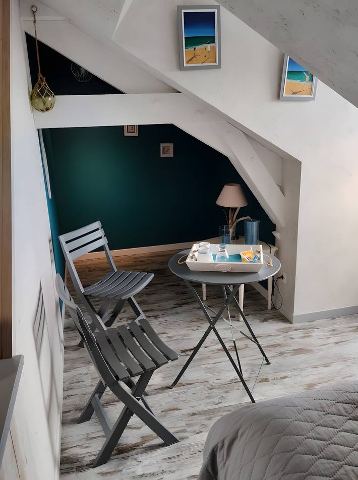 Rosa Room: B&B with Shared Garden and Wi-Fi in Heuqueville, Le Havre region