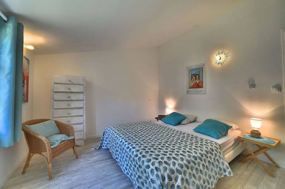 Chateauneuf du Pape (vista del prado) in Arvert, Côte de Beauté